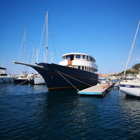 Classic Yacht Yanika Yachting Watersport Ets Villaputzu Luaran gambar