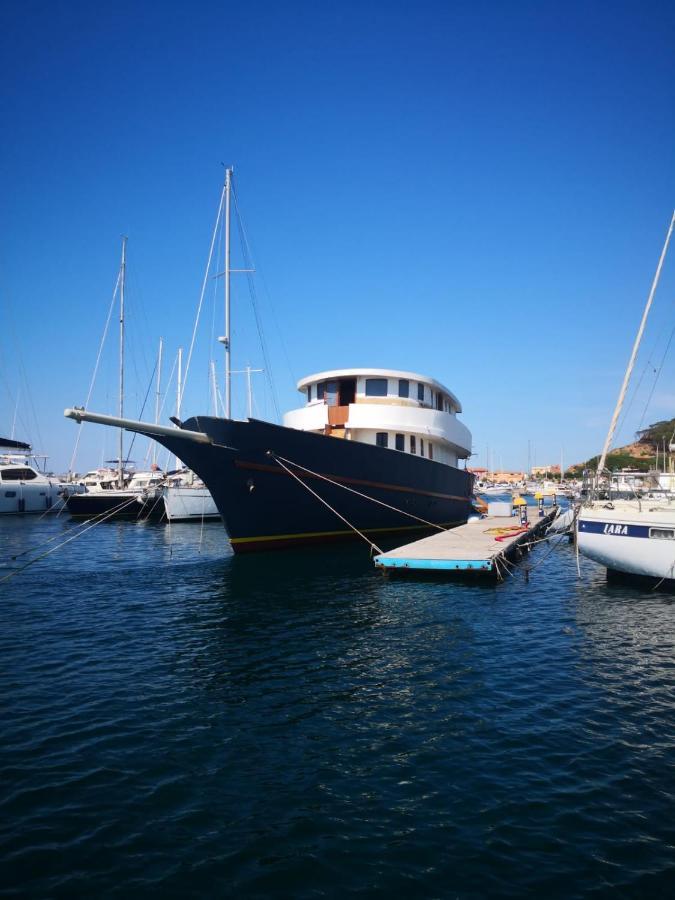 Classic Yacht Yanika Yachting Watersport Ets Villaputzu Luaran gambar