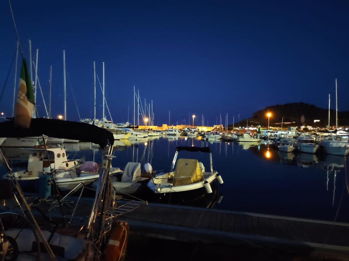 Classic Yacht Yanika Yachting Watersport Ets Villaputzu Luaran gambar