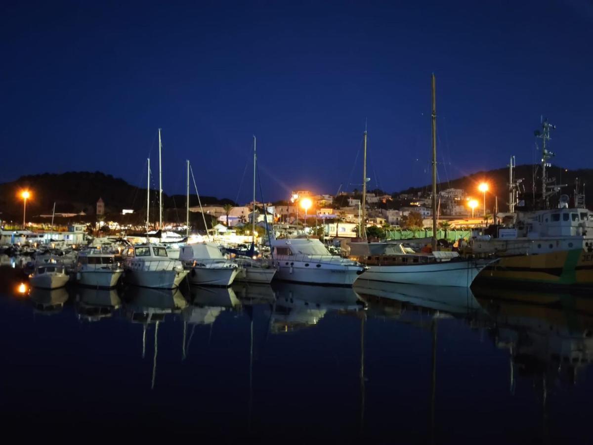 Classic Yacht Yanika Yachting Watersport Ets Villaputzu Luaran gambar